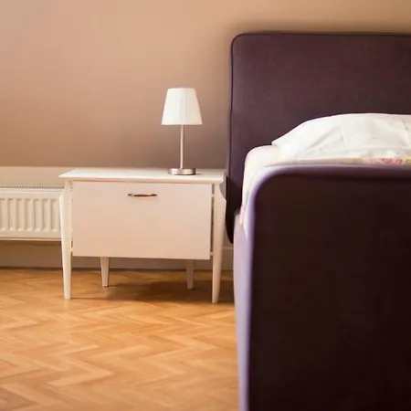 Bij De Buren Bed & Breakfast 3*