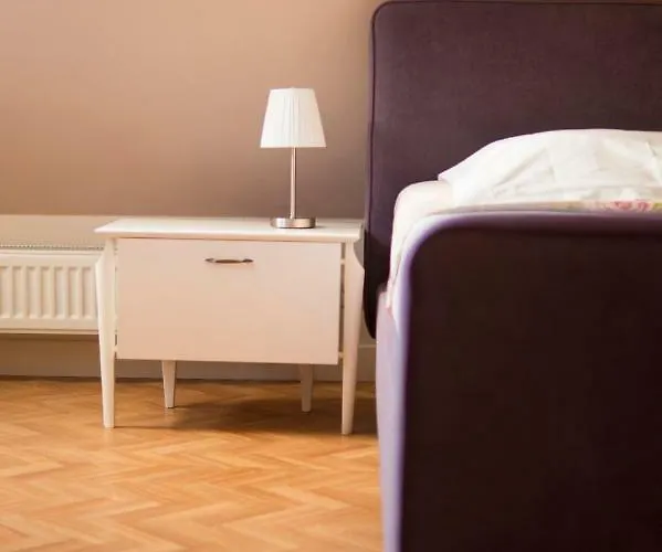 Bij De Buren Bed & Breakfast 3*